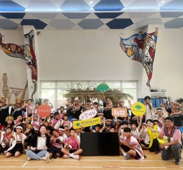 國泰飯店觀光事業以行動回饋社會，捐贈物資關懷偏鄉孩童與弱勢家戶